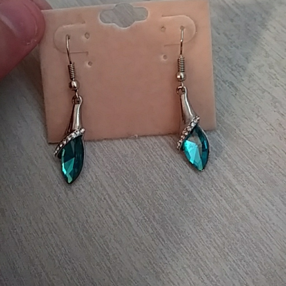Turquoise blue silver earrings 🔹